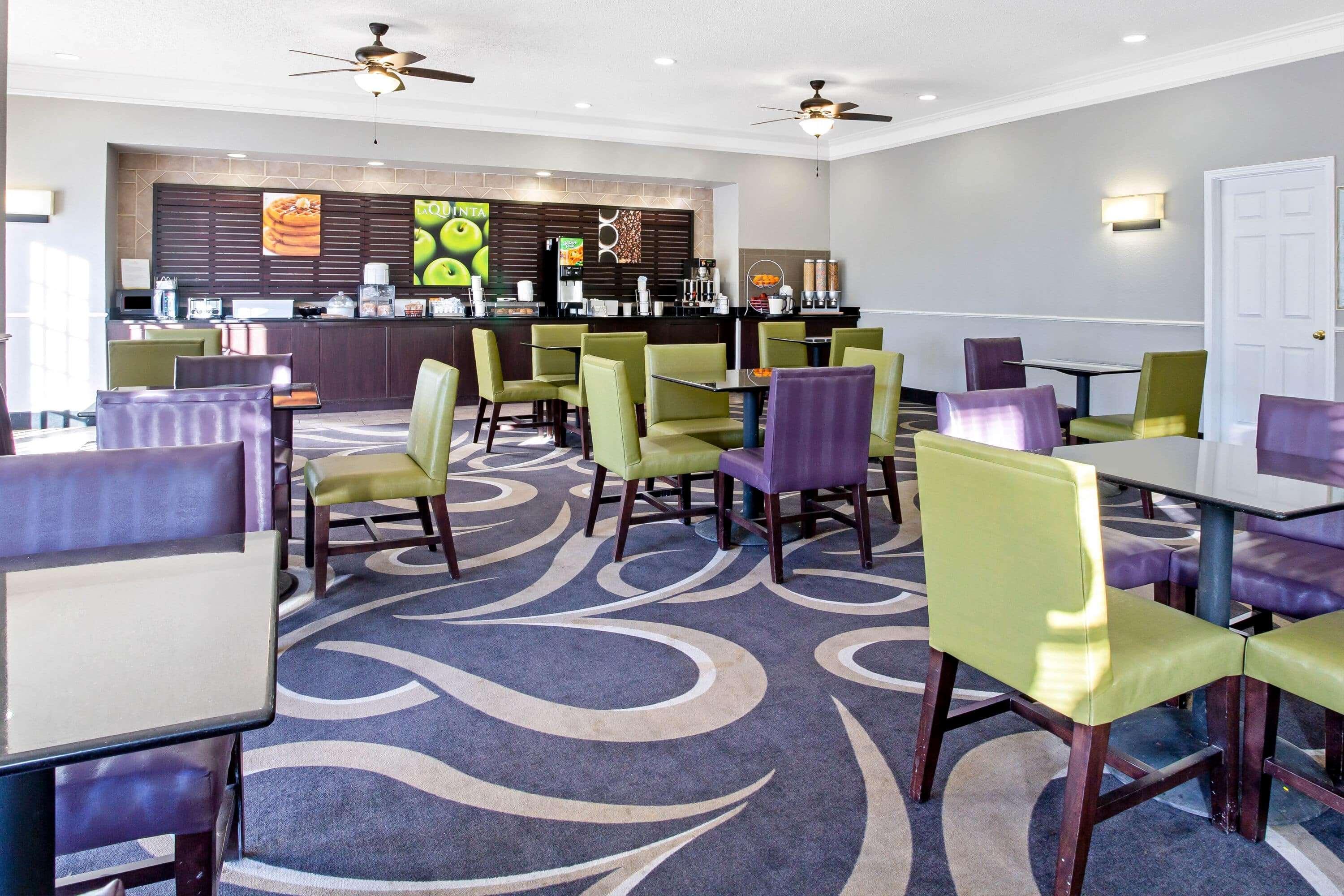 Baymont By Wyndham Stockton Hotel 3*