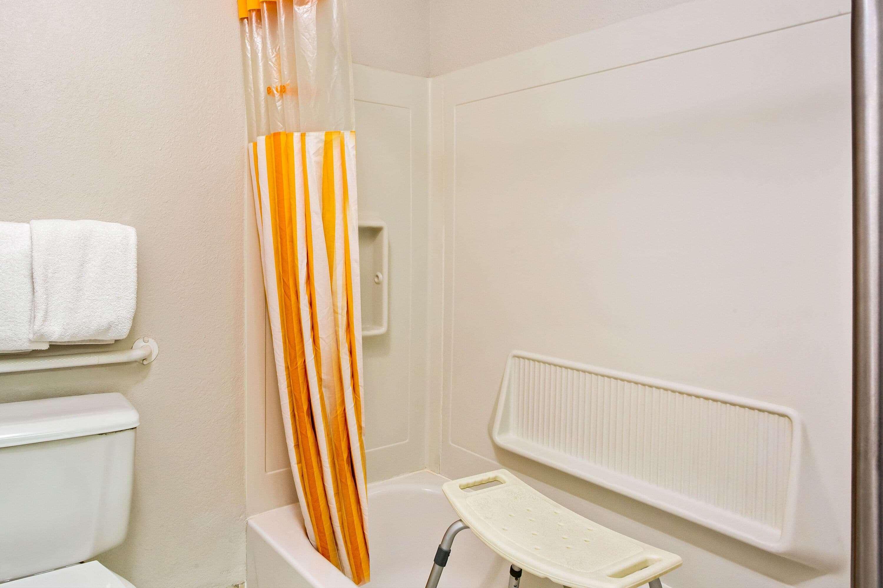Baymont By Wyndham Stockton Hotel 3*