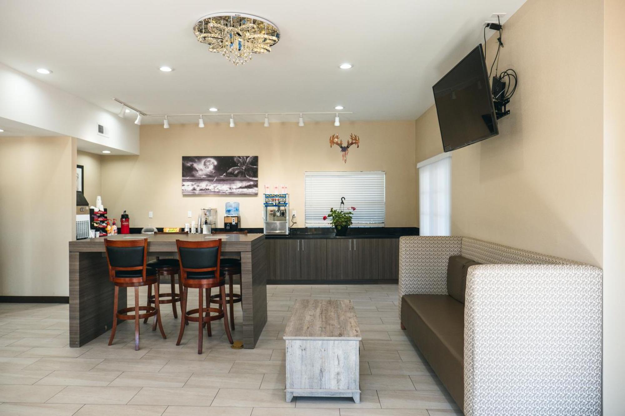 Baymont By Wyndham Stockton Hotel 3*
