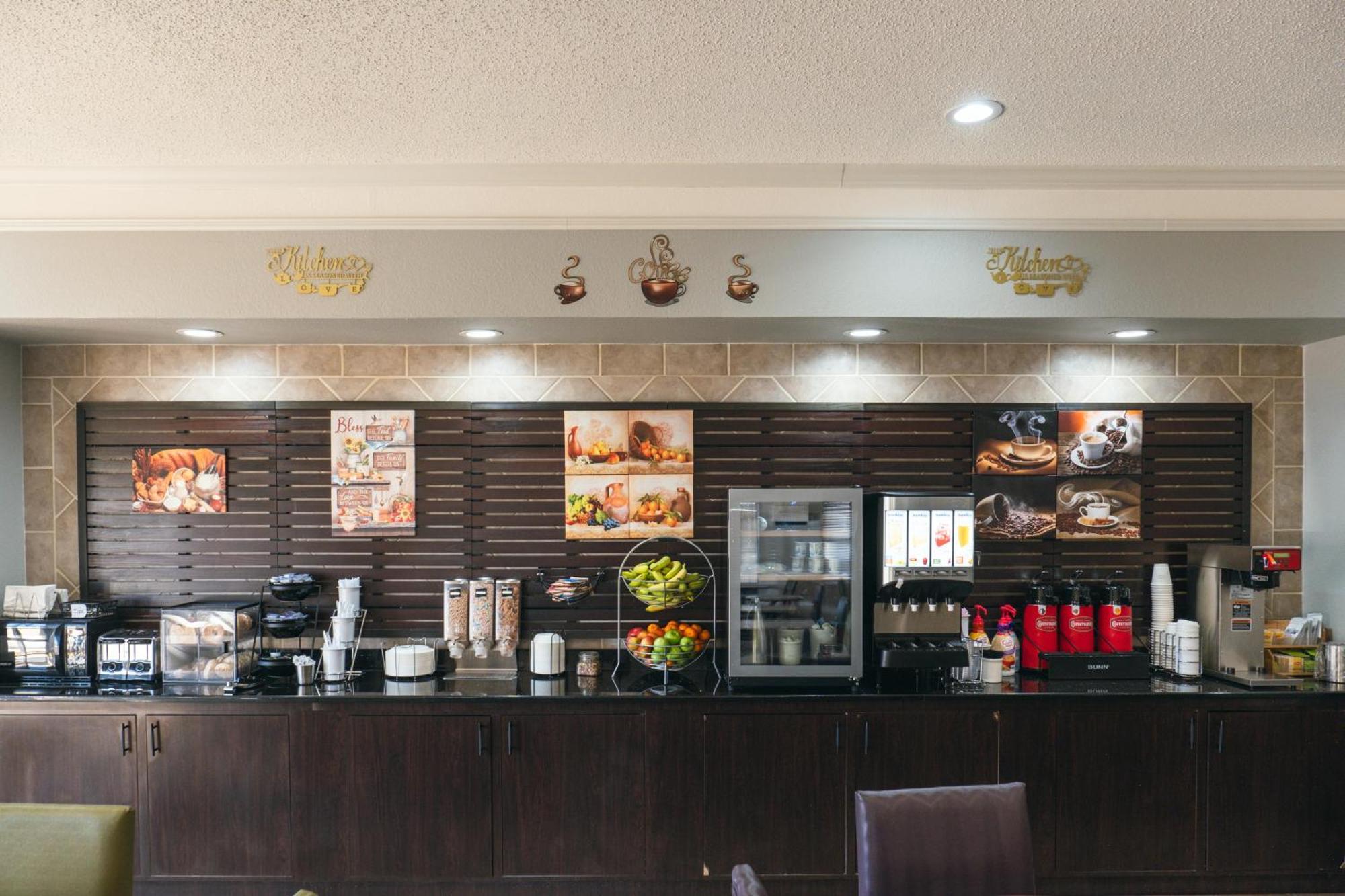 Baymont By Wyndham Stockton Hotel 3*